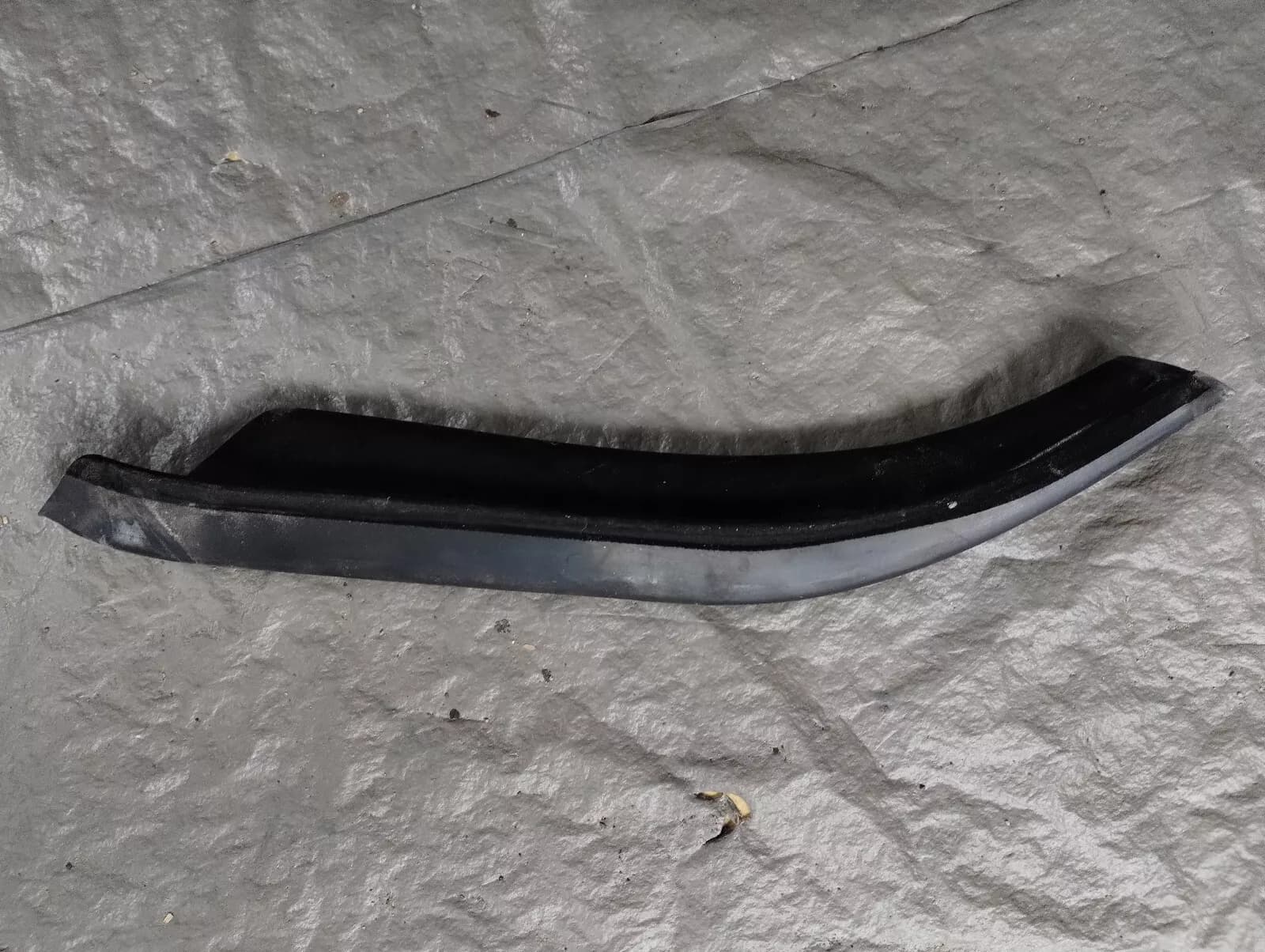 Saab 9-3 Convertible rear left side seal part no 4850053 year 1998-03