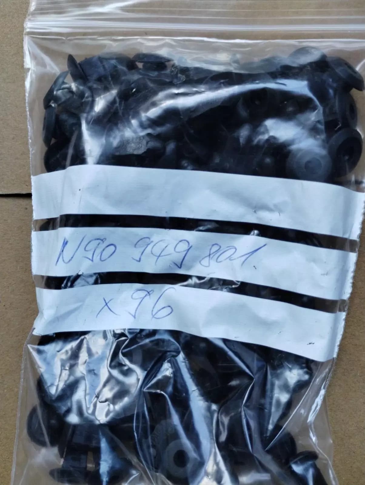 ORIGINAL BENTLEY INSERT NUT HEAD HI 96 PCS No: N90949801