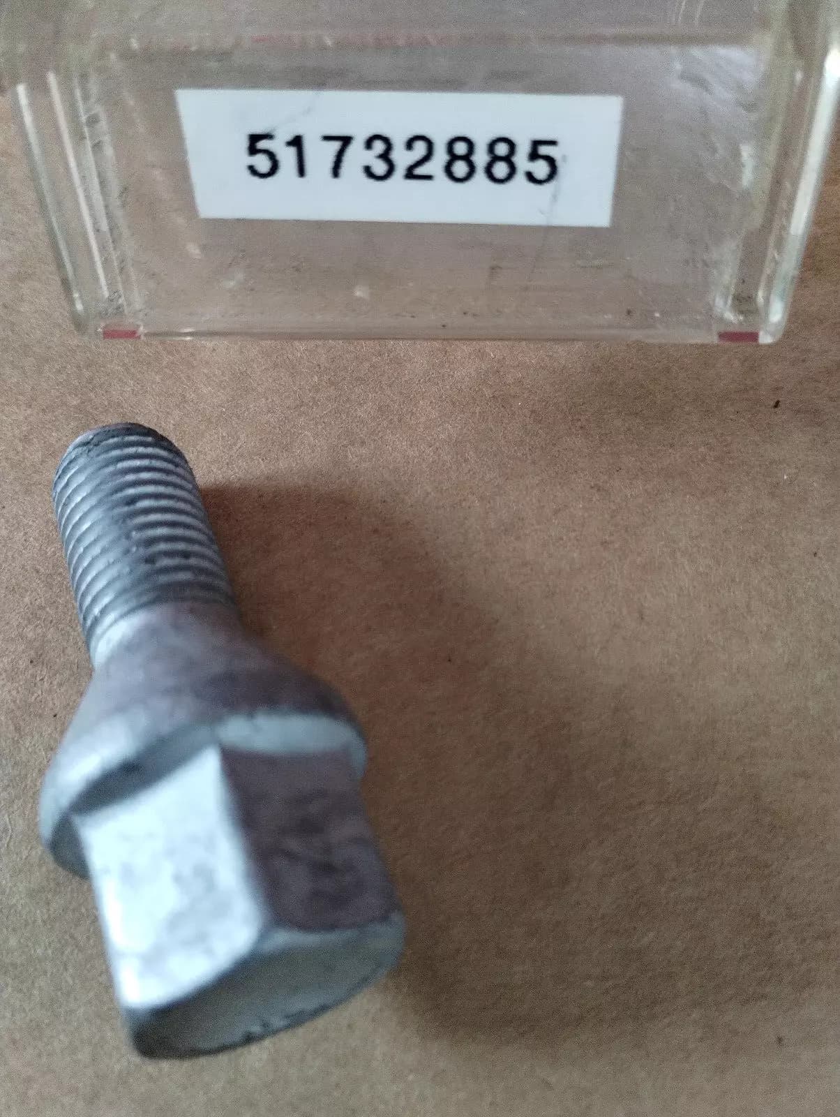 Genuine Fiat, Alfa Romeo, Lancia wheel stud 11 Pcs No: 51732885