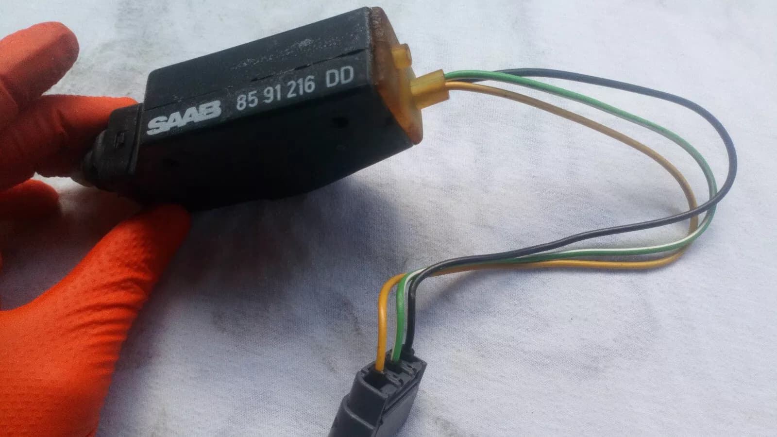 Saab 900, 9000 central locking actuator part no:8591216