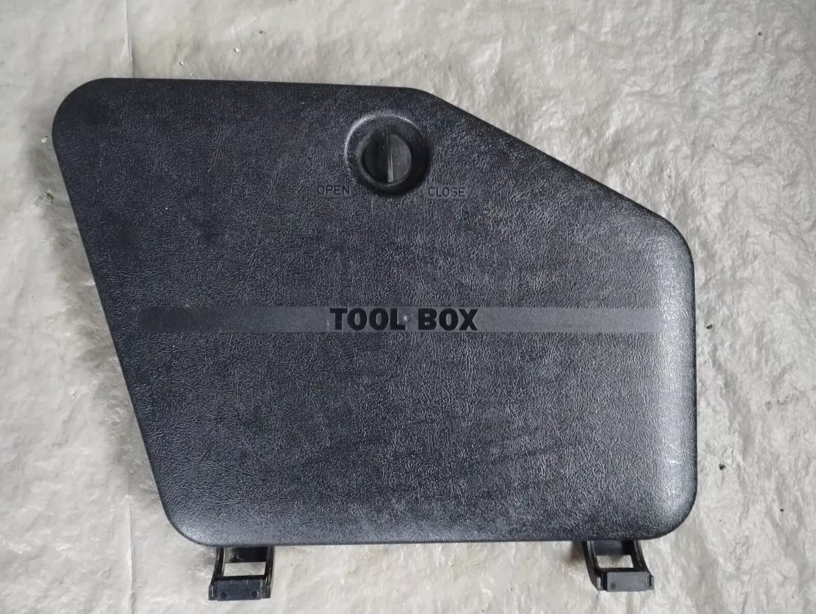 SAAB 9000 tool box Trunk tool box. Part no :4499778