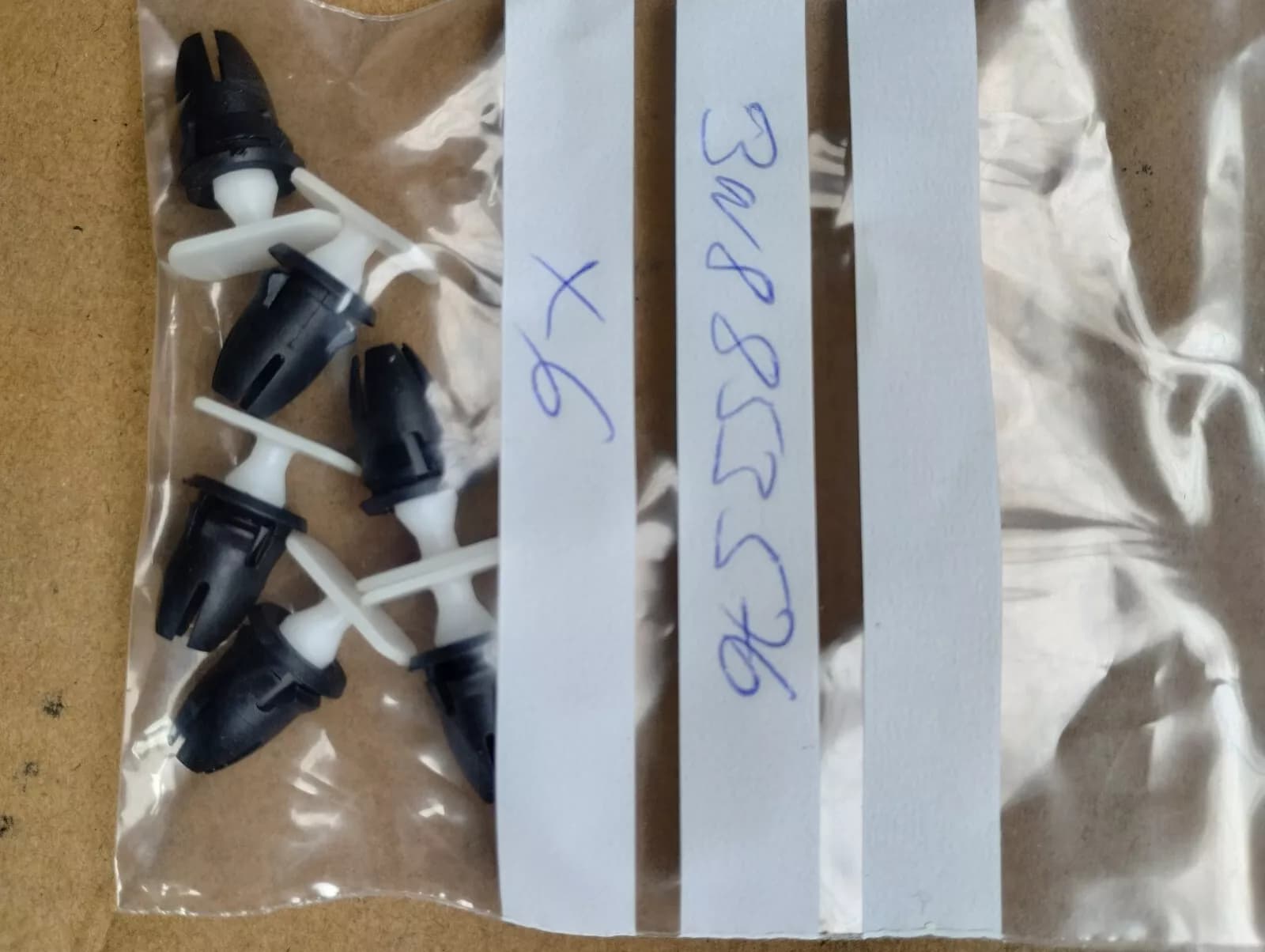 ORIGINAL BENTLEY CLIP 6 PCS no: 3W8853576