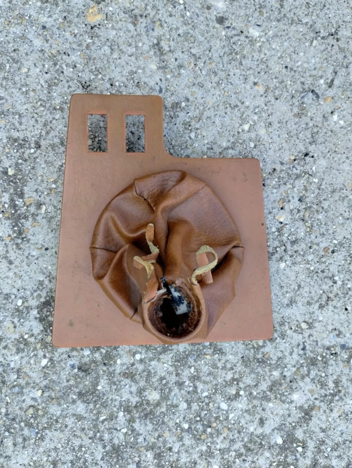 Maserati Biturbo gear shift gaiter, cognac