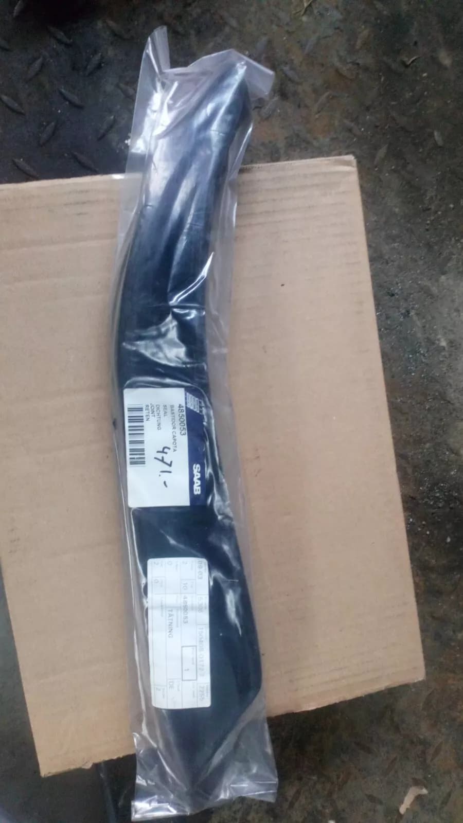 Saab 9-3 convertible top seal no:4850053 year:1998-2003