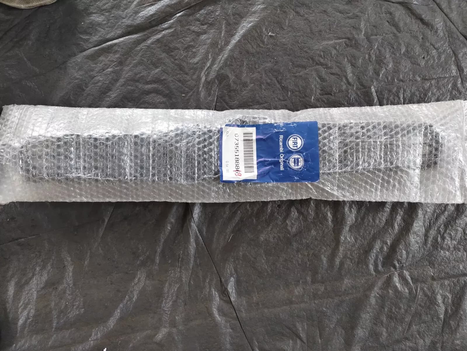 Genuine Fiat, RADIATOR GRILL No: 735518889