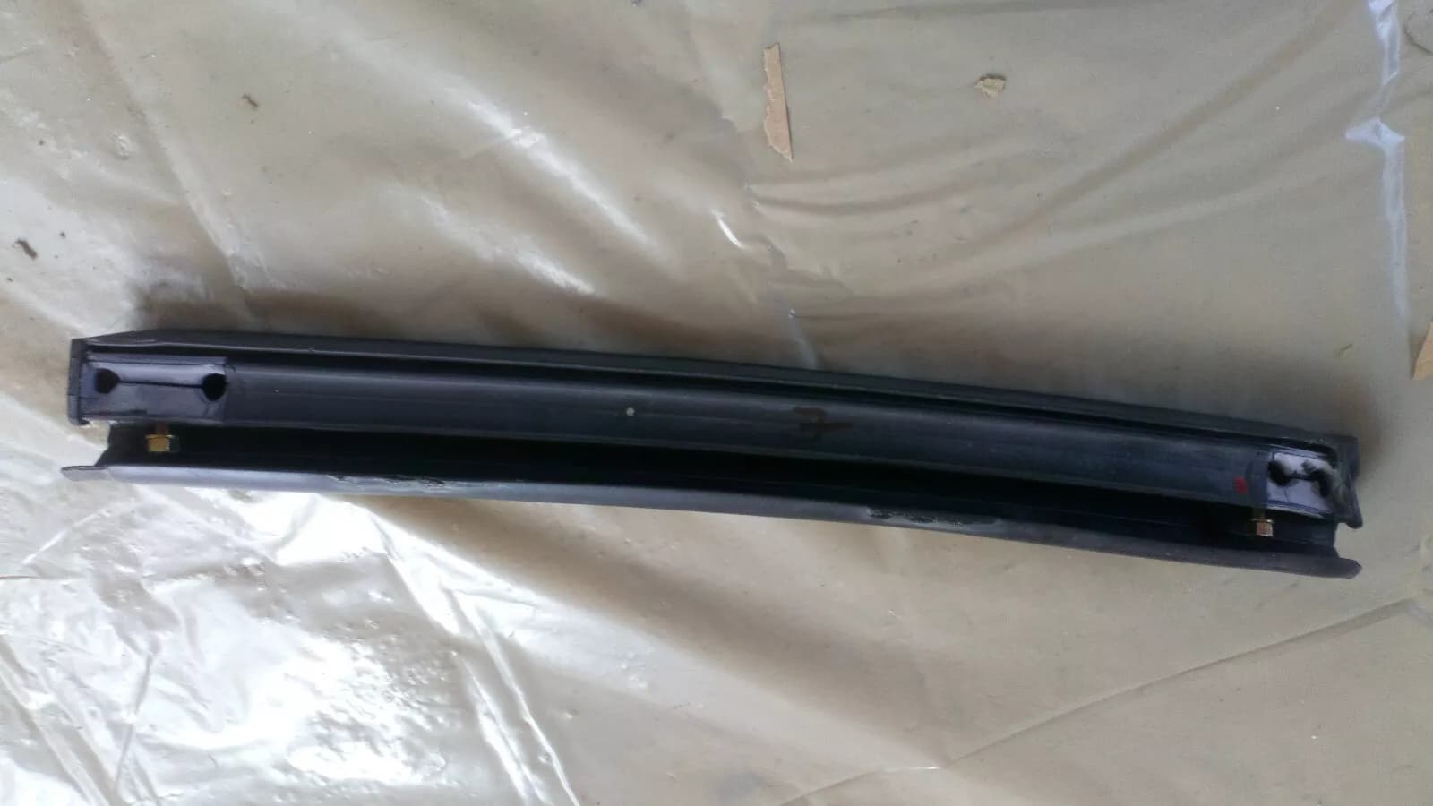 Saab 900 II Cabrio Verdekdichtung rechts Part no:4696027 year:1996-98