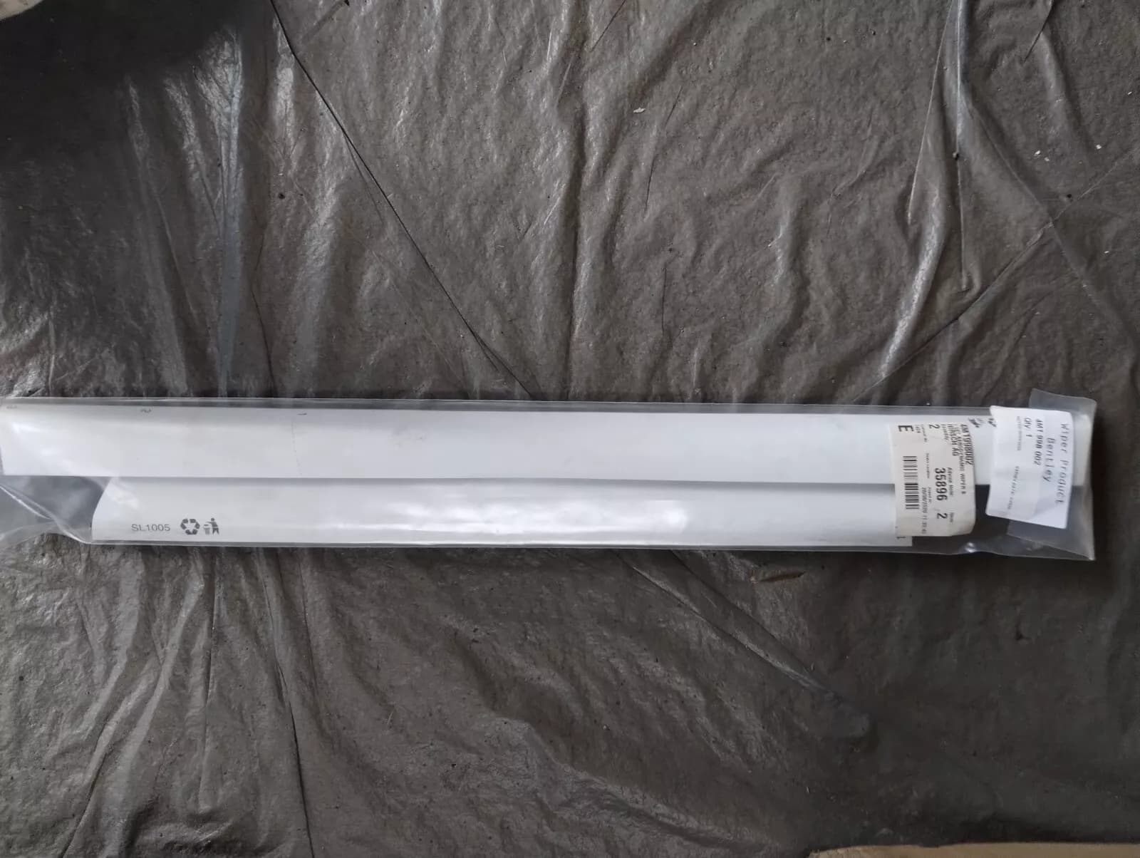 Bentley genuine SET AERODYNAMIC WIPER No:4M1998002