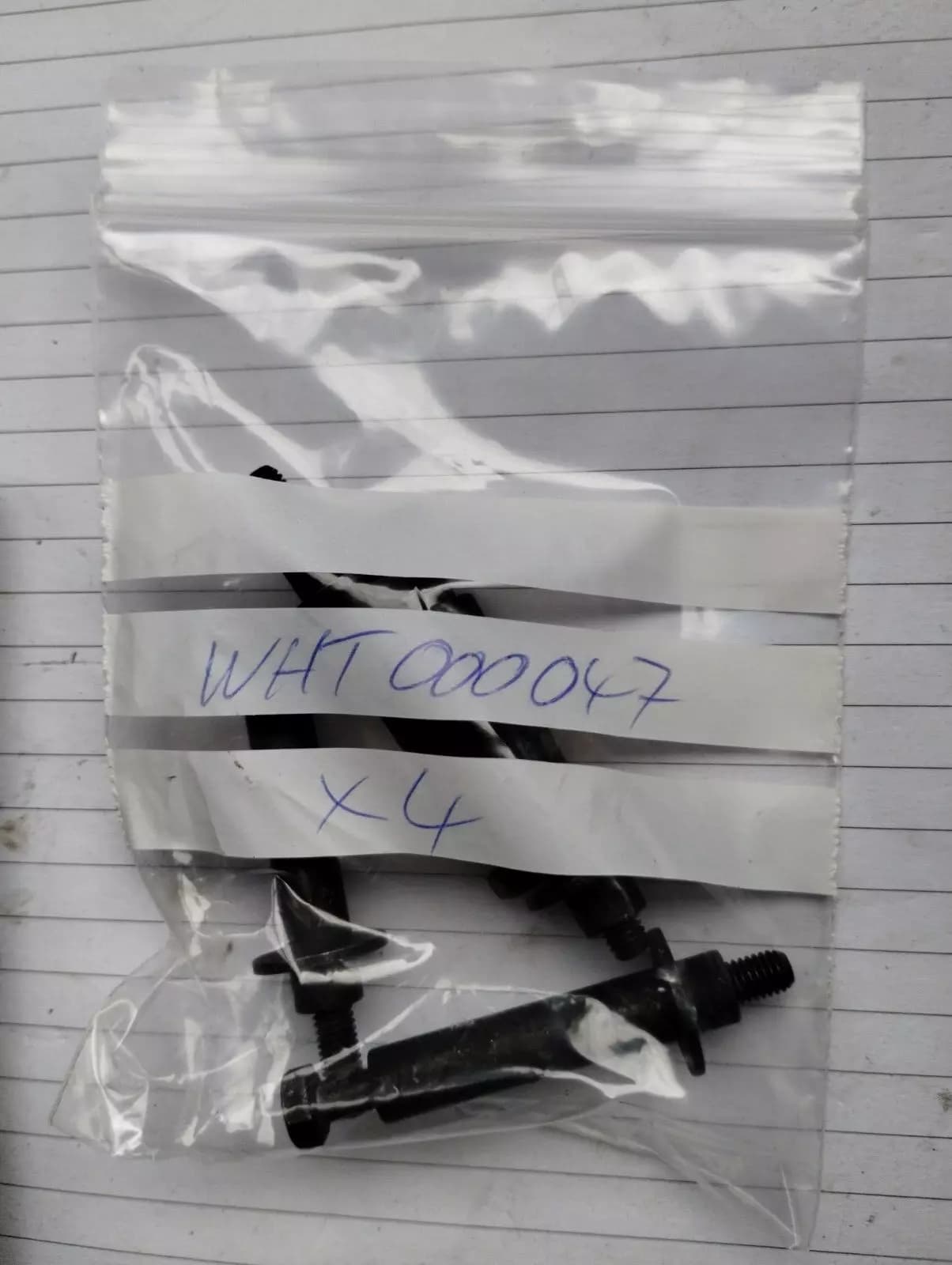 ORIGINAL VW GROUP PARTS, CLAMPING SCREW BUMPER 4PCS No: WHT000047