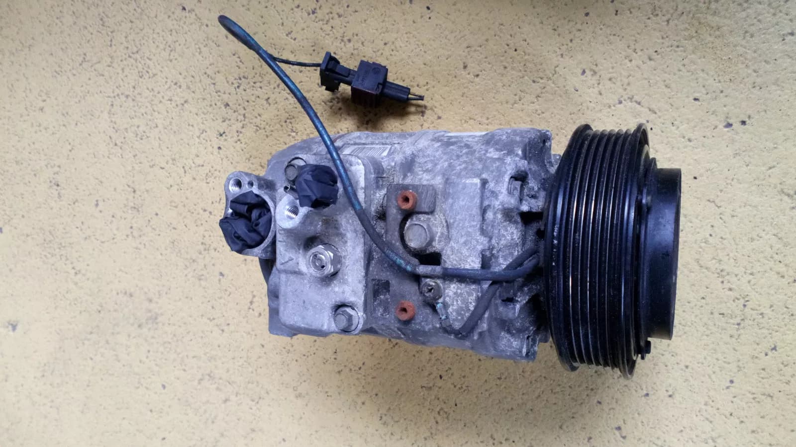 SAAB 9-5 air conditioning compressor part no: 5048095 year: 2001