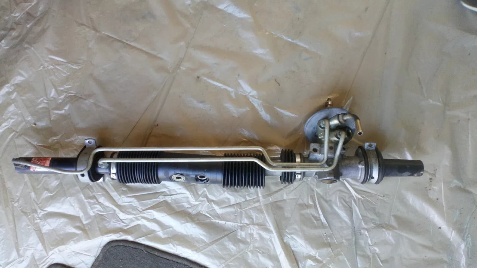 Saab 900 NG steering gear part no:4779153 year of manufacture:1996