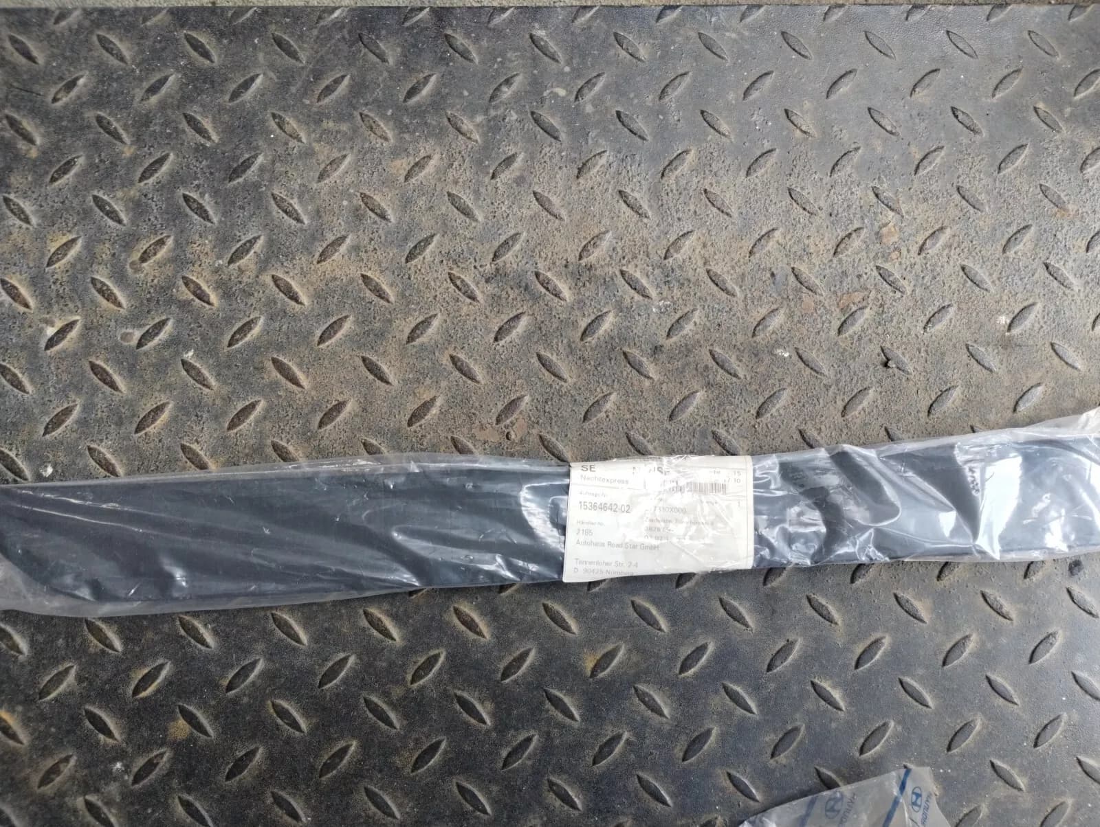 HYUNDAI original door molding, trim No: 877310X000