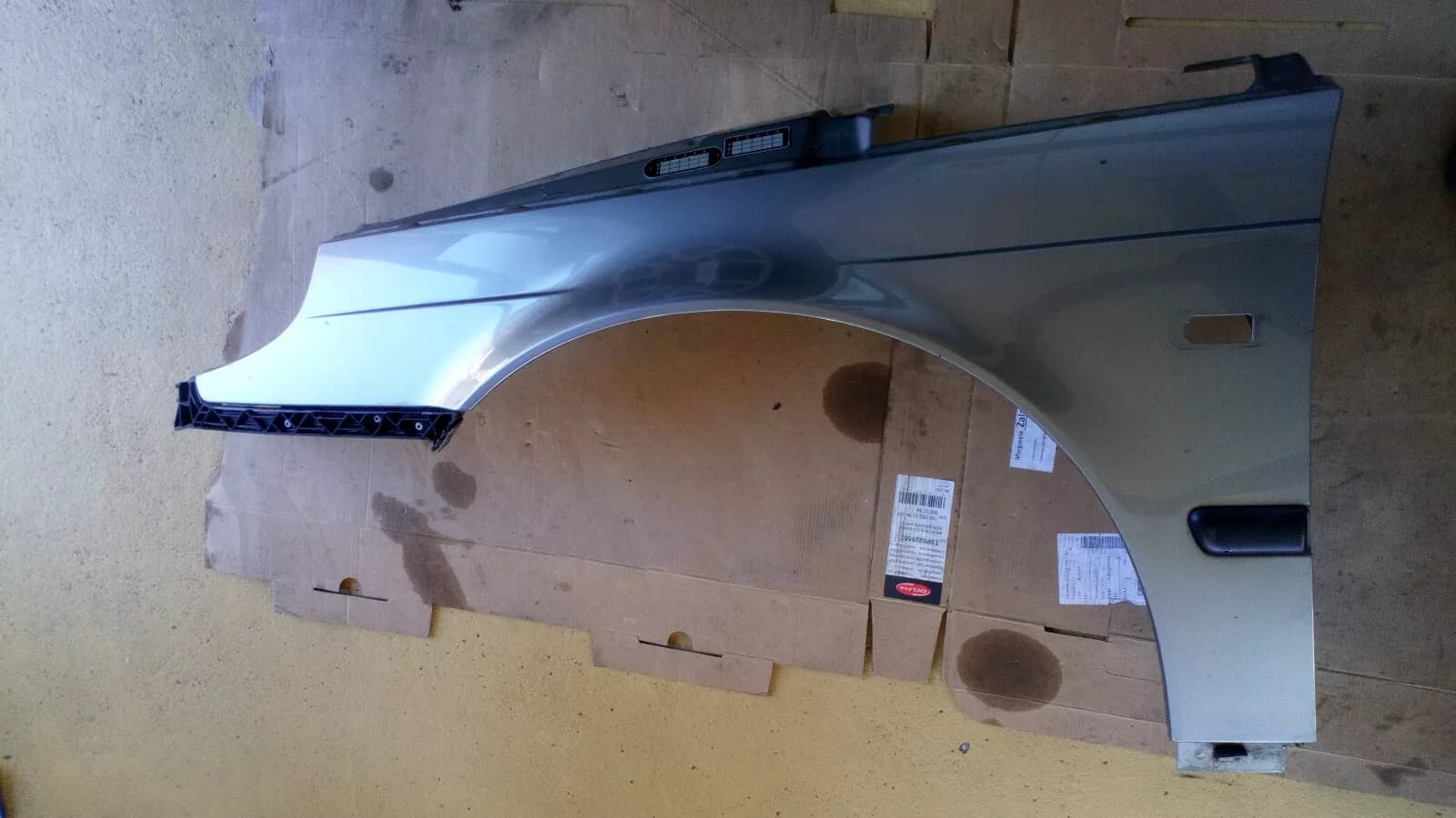 Saab 9-5 fender left color silver 279 BJ:2002-05