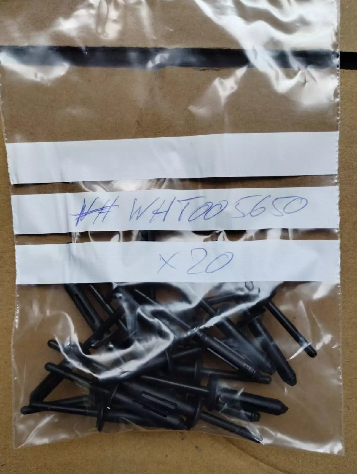 ORIGINAL BENTLEY SPREADER RIVET 20 PCS No: WHT005650