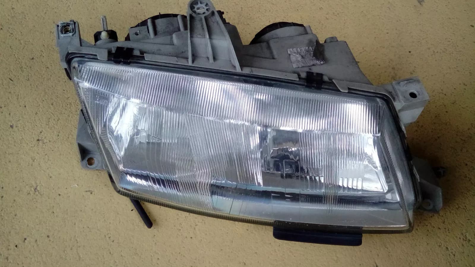 SAAB 9-5 original headlight right Year:2001