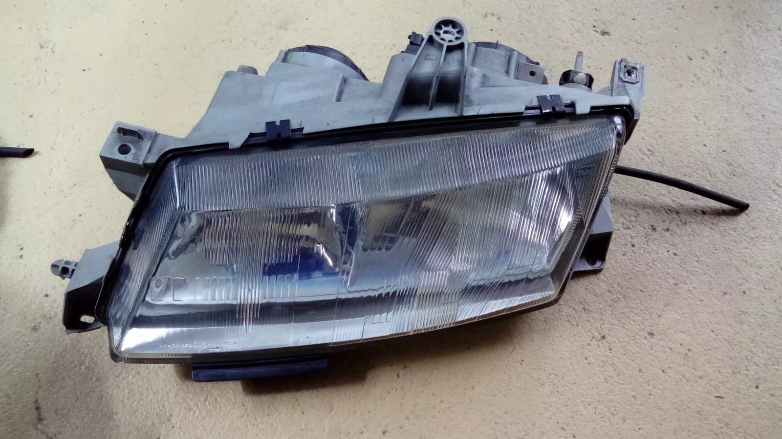 SAAB 9-5 original headlight left Year: 2001