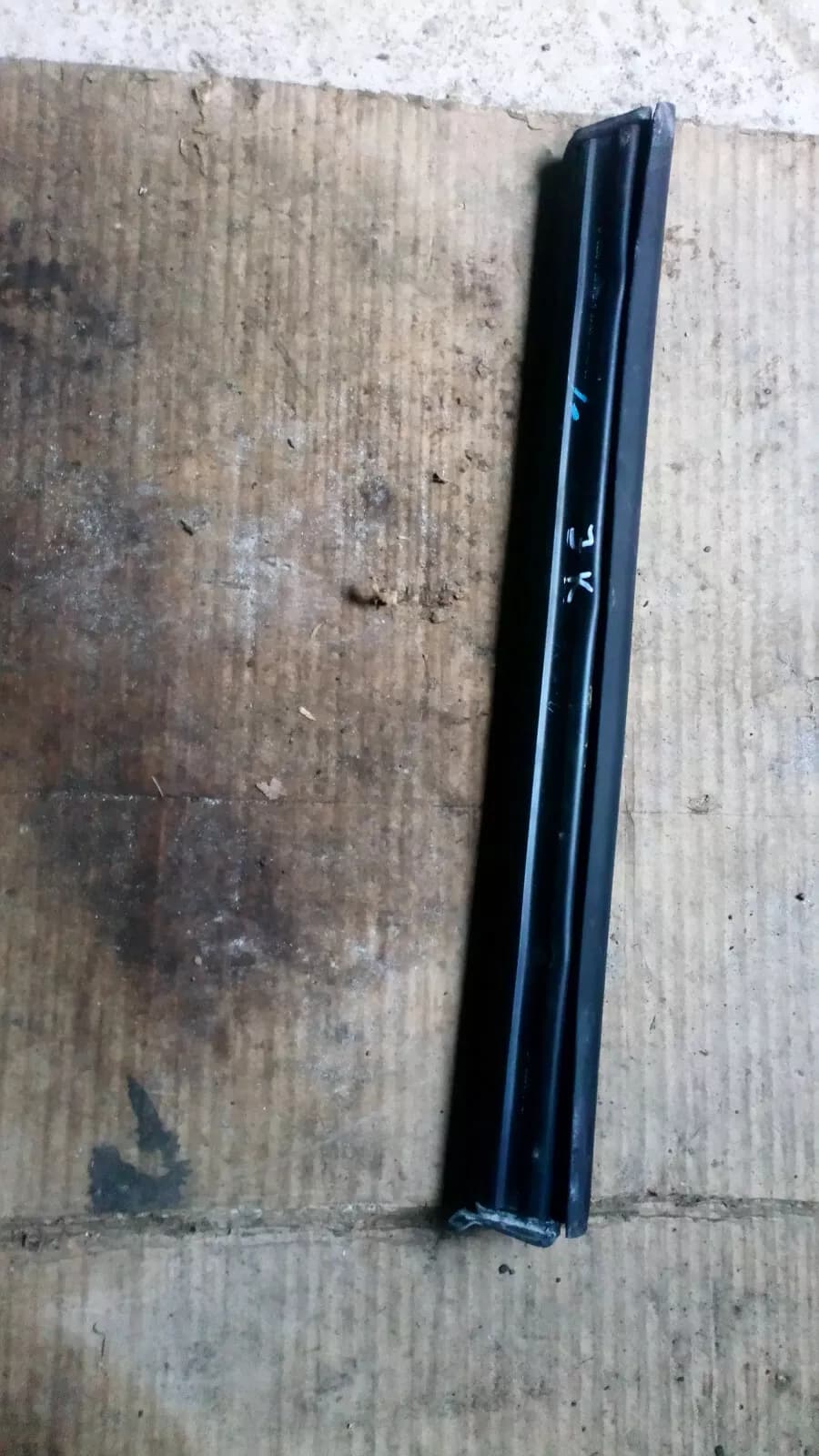 Saab 9-3 Convertible right side center cover seal Teilnr:5184585Bj:1998-03