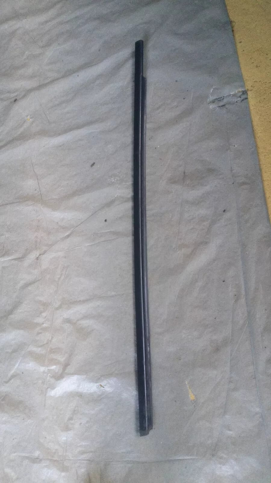 Saab 900, 9-3 Coupe Window scraper, Side window front right Nr:4325601