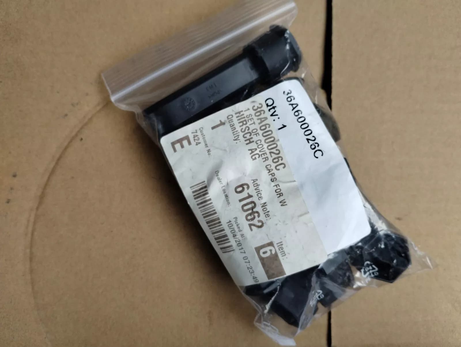 ORIGINAL BENTLEY SET WHEEL SCREW COVER GREY 1 PCS No: 36A600026C