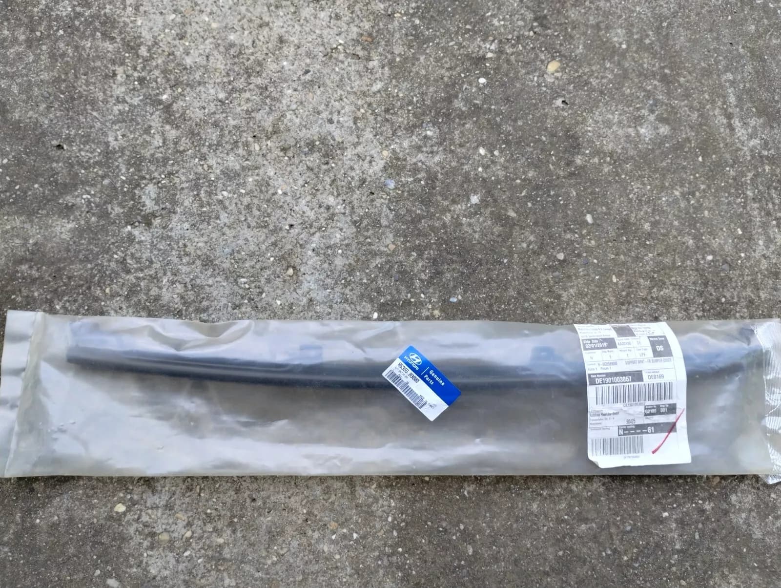 HYUNDAI original SUPPORT BRKT-FR BUMPER COVER No: 86355B9000