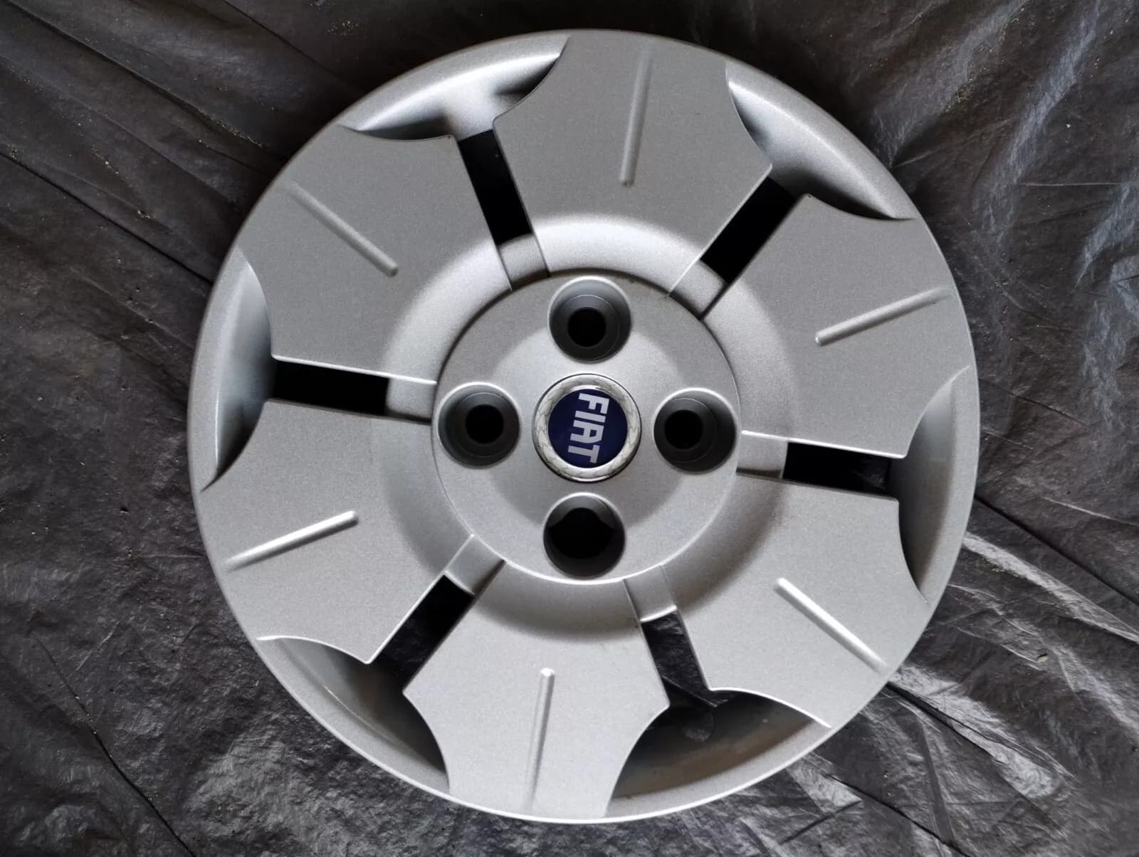 Genuine Fiat ROAD WHEEL HUB CAP 4 pcs No: 7353742290