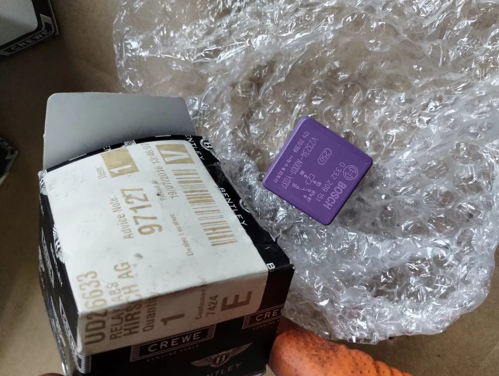 Bentley genuine RELAY ABS No : UD26633