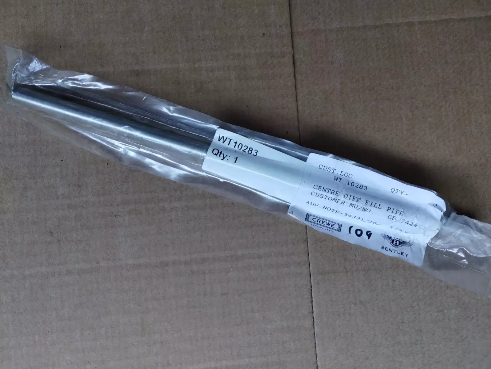 NEW BENTLEY genuine CENTRE DIFF FILL PIPE No : WT10283