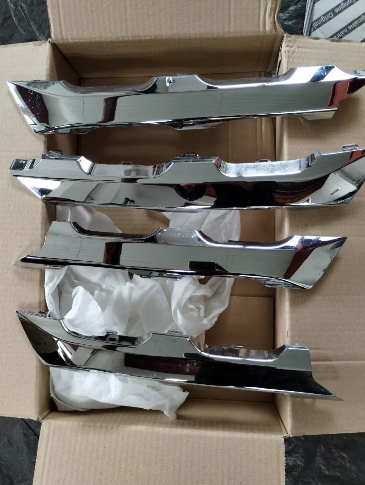 Suzuki genuine Front Grille Trim Insert 4pc Kit NR: 990E0-54P70-ZCE