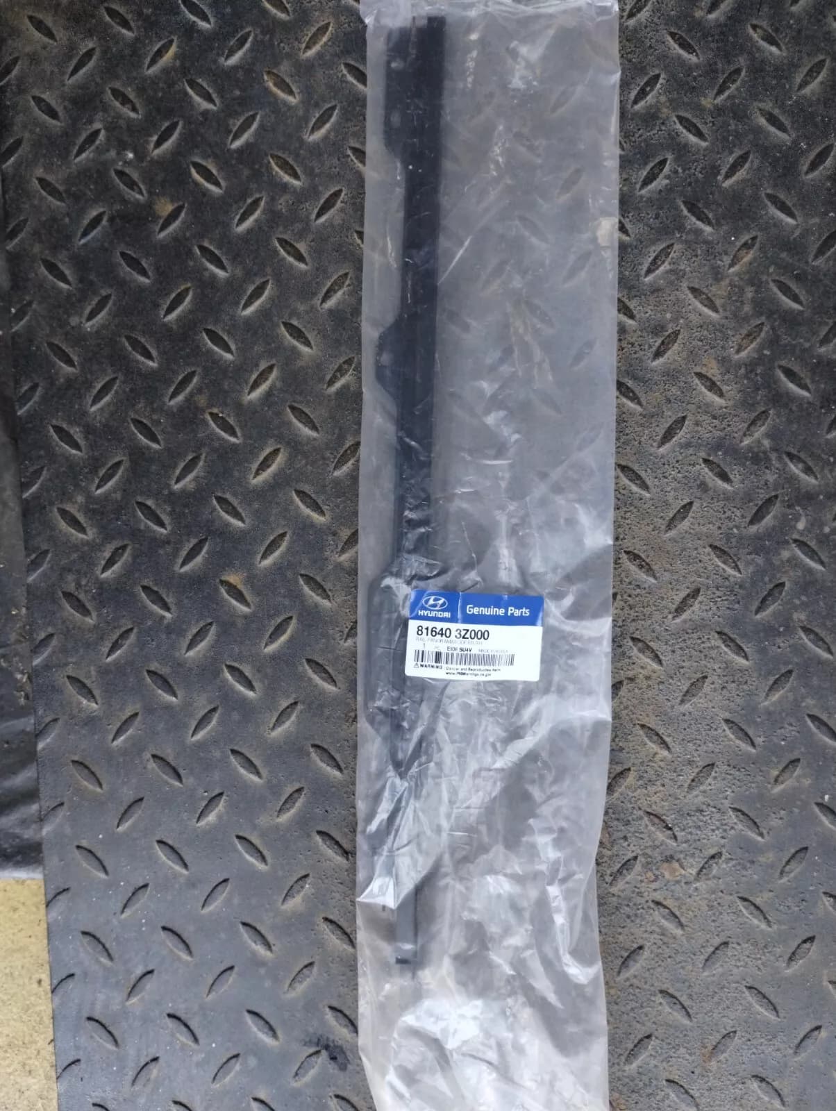 HYUNDA genuine RAIL-PANORAMAROOF RR,RH No : 816403Z000