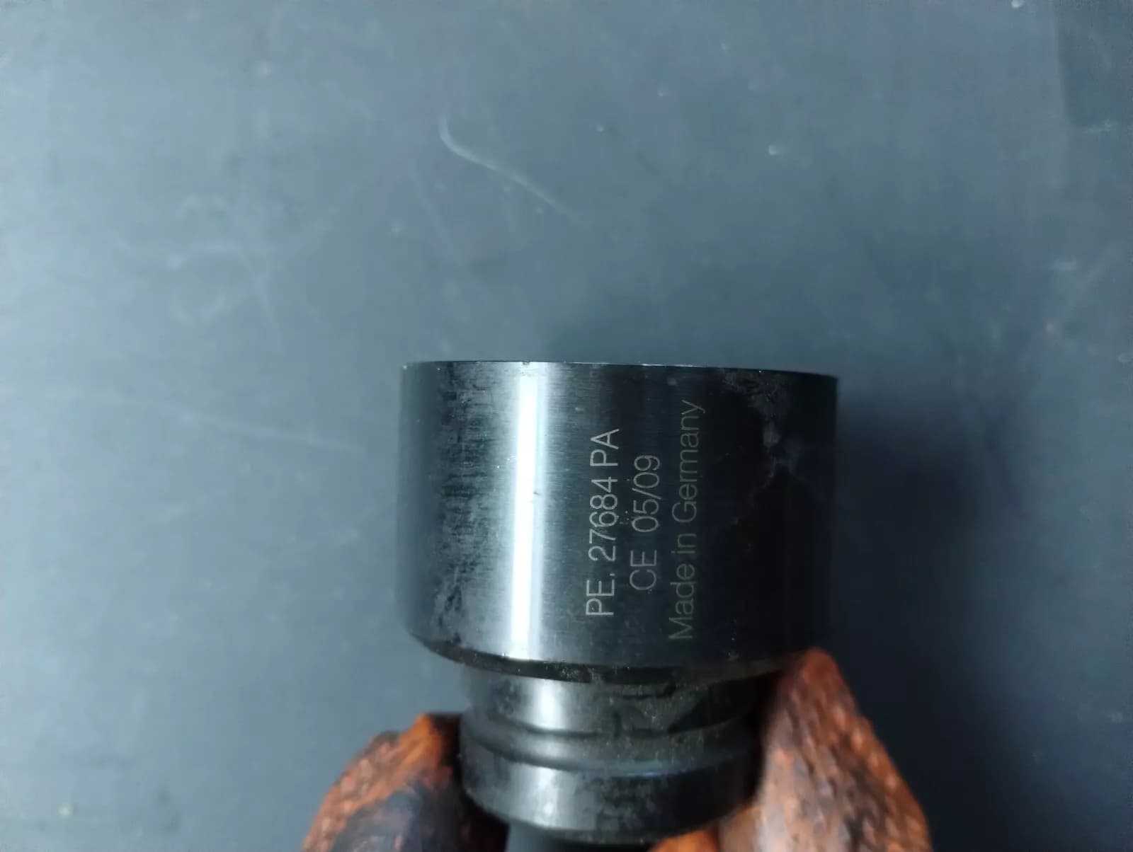 NEW BENTLEY genuine TOOL RETAINING PLATE No: PE27684PA