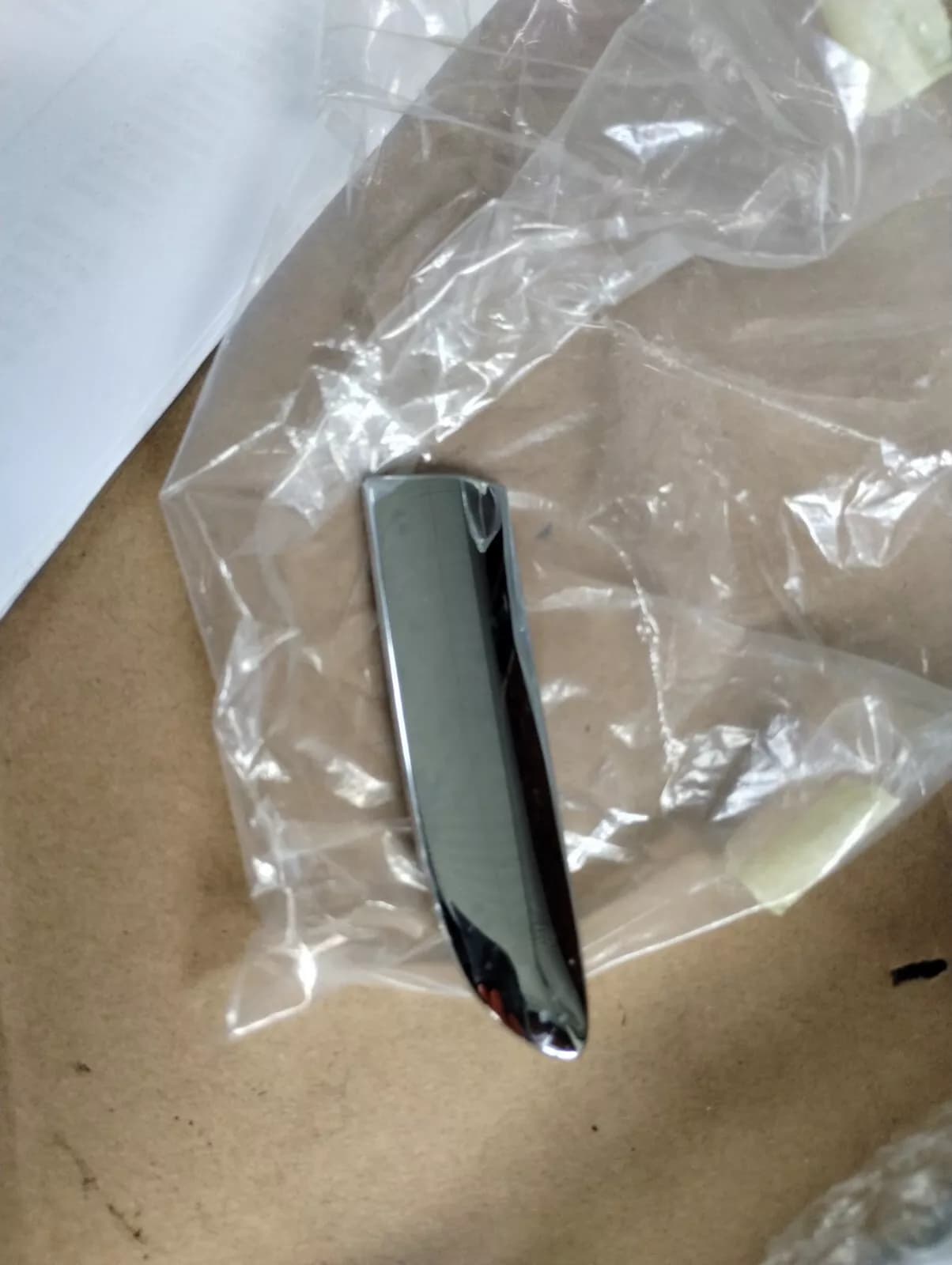 BENTLEY GENUINE RUBBING STRIP FRONT RH No : 3W8853518