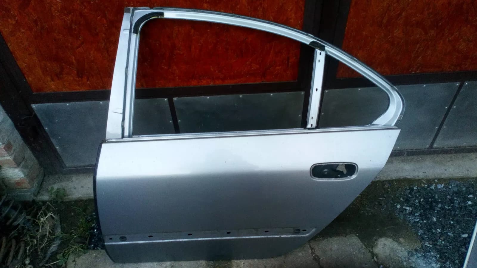 Peugeot 607 door left rear smoked silverYear:2006