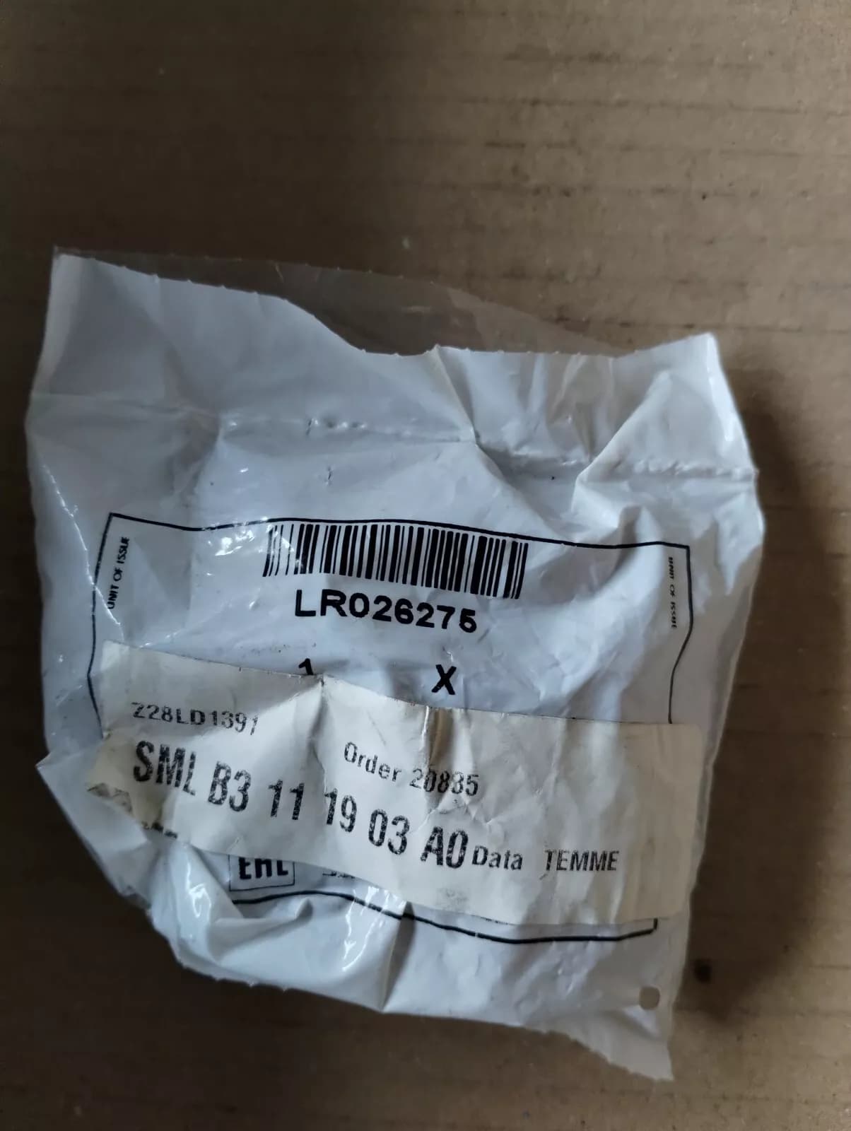 Jaguar, Land Rover, genuine Nut 6 pcs No: LR026275