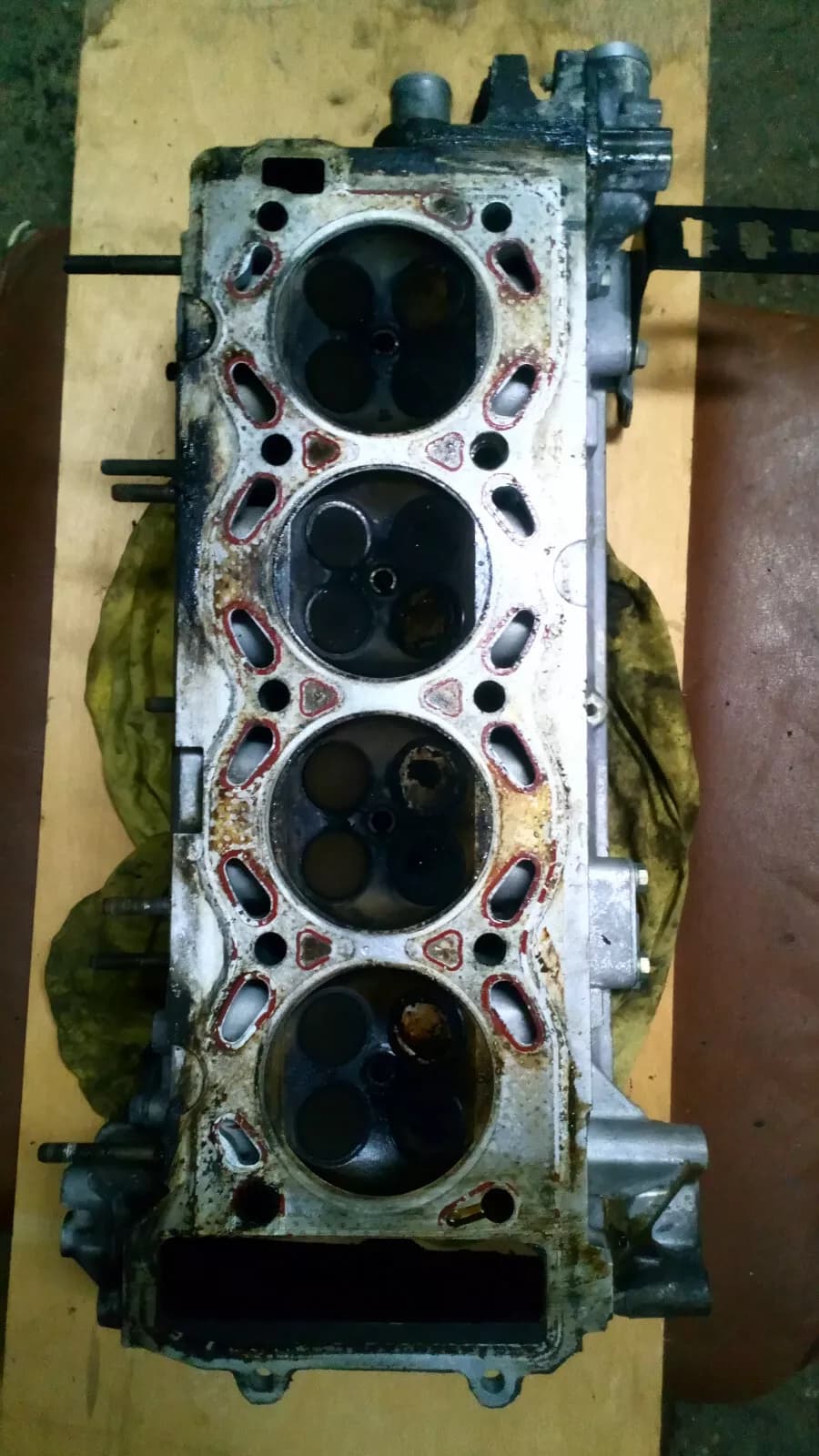 SAAB 2 3i year: 1998 cylinder head