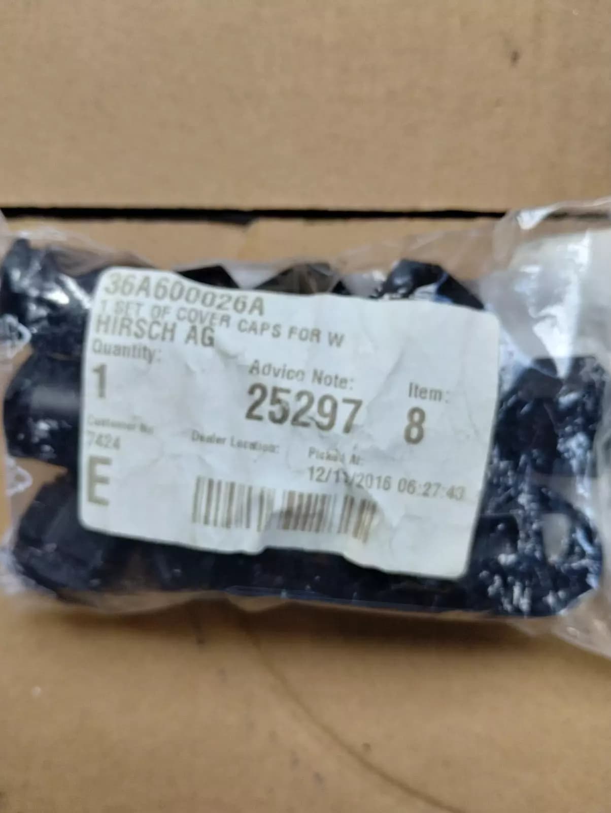 ORIGINAL BENTLEY 1 SET OF COVER CAPS No: 36A600026A