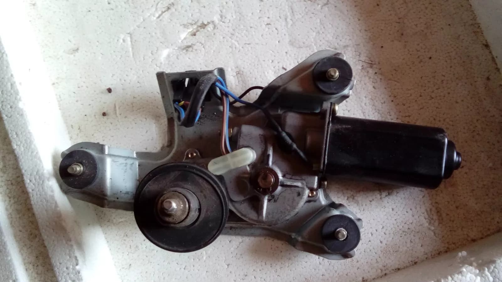 Saab 9000 CS, CSE Hatchback rear wiper motor part no: 9083676