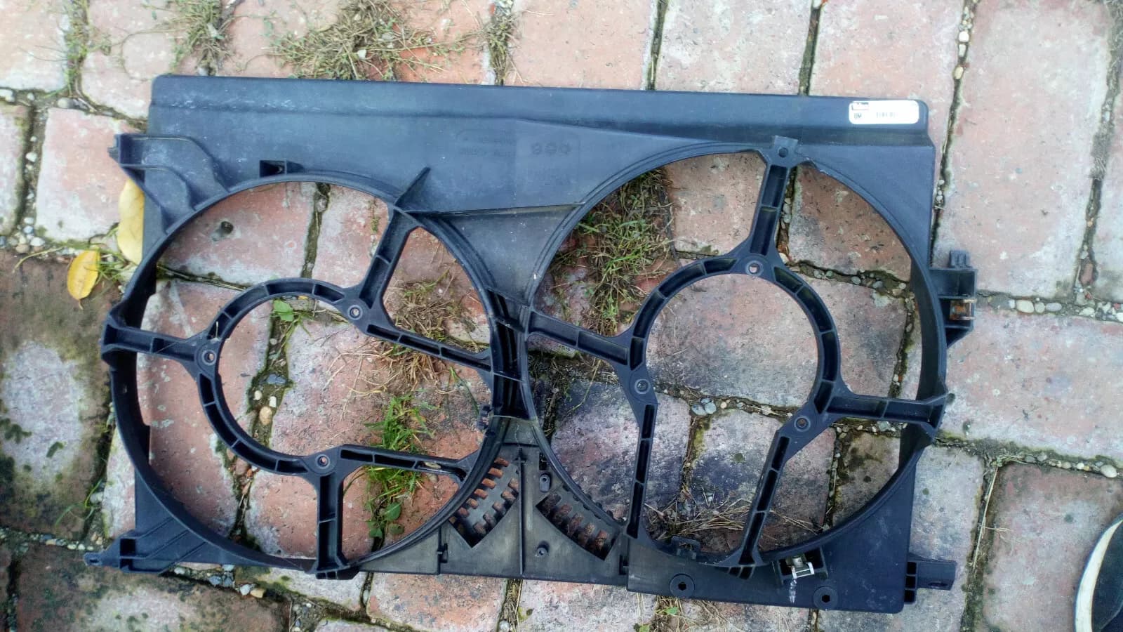 Saab 9-3 radiator fan house part no:24410989 year 2003-11