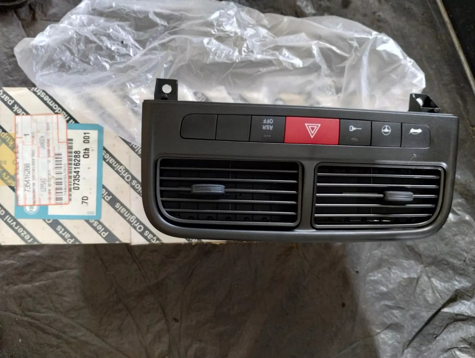 Genuine Fiat AIR DIFFUSER No: 735416288