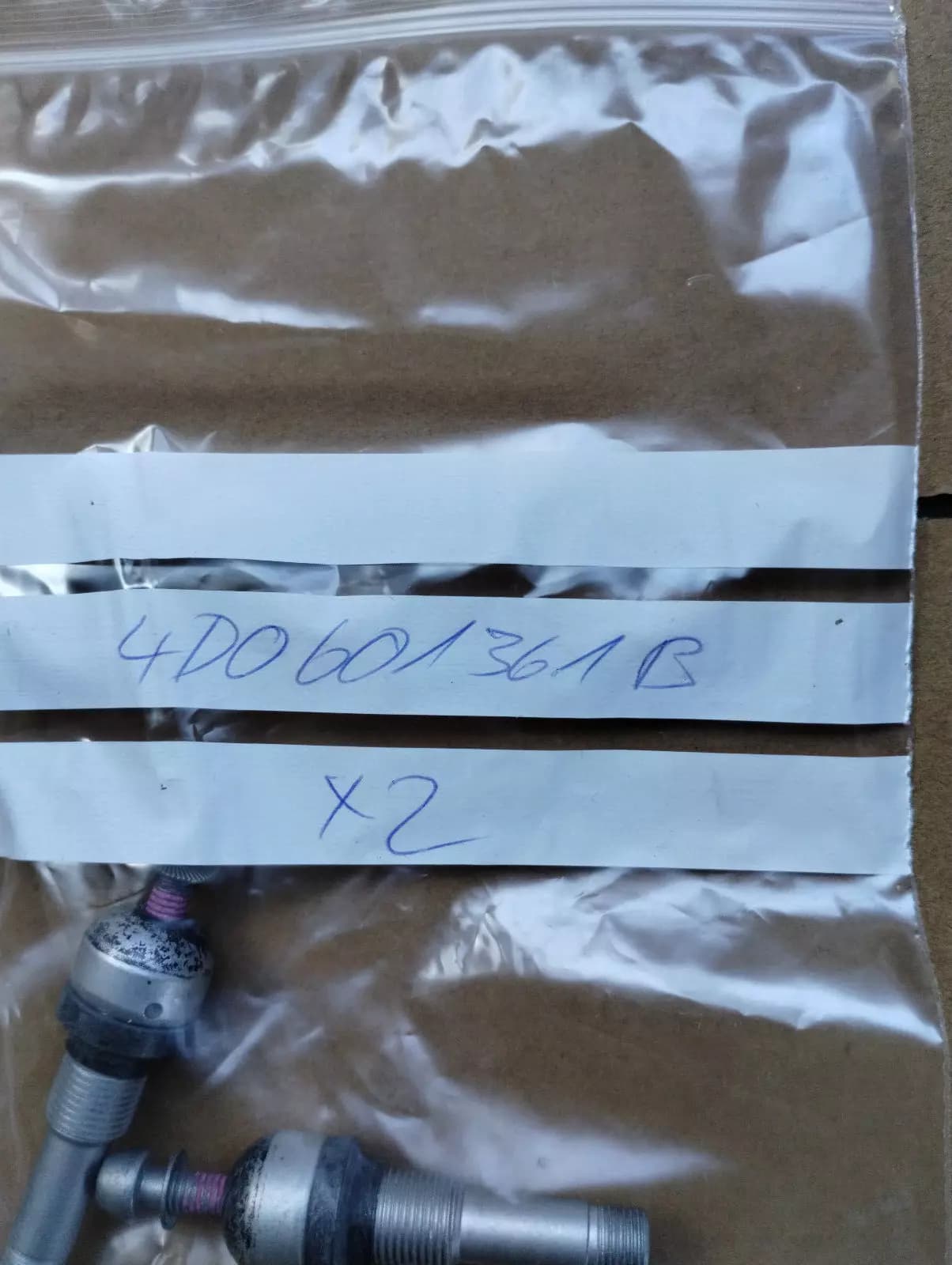 ORIGINAL BENTLEY METAL VALVE FOR RDK 2 PCS No: 4D0601361B