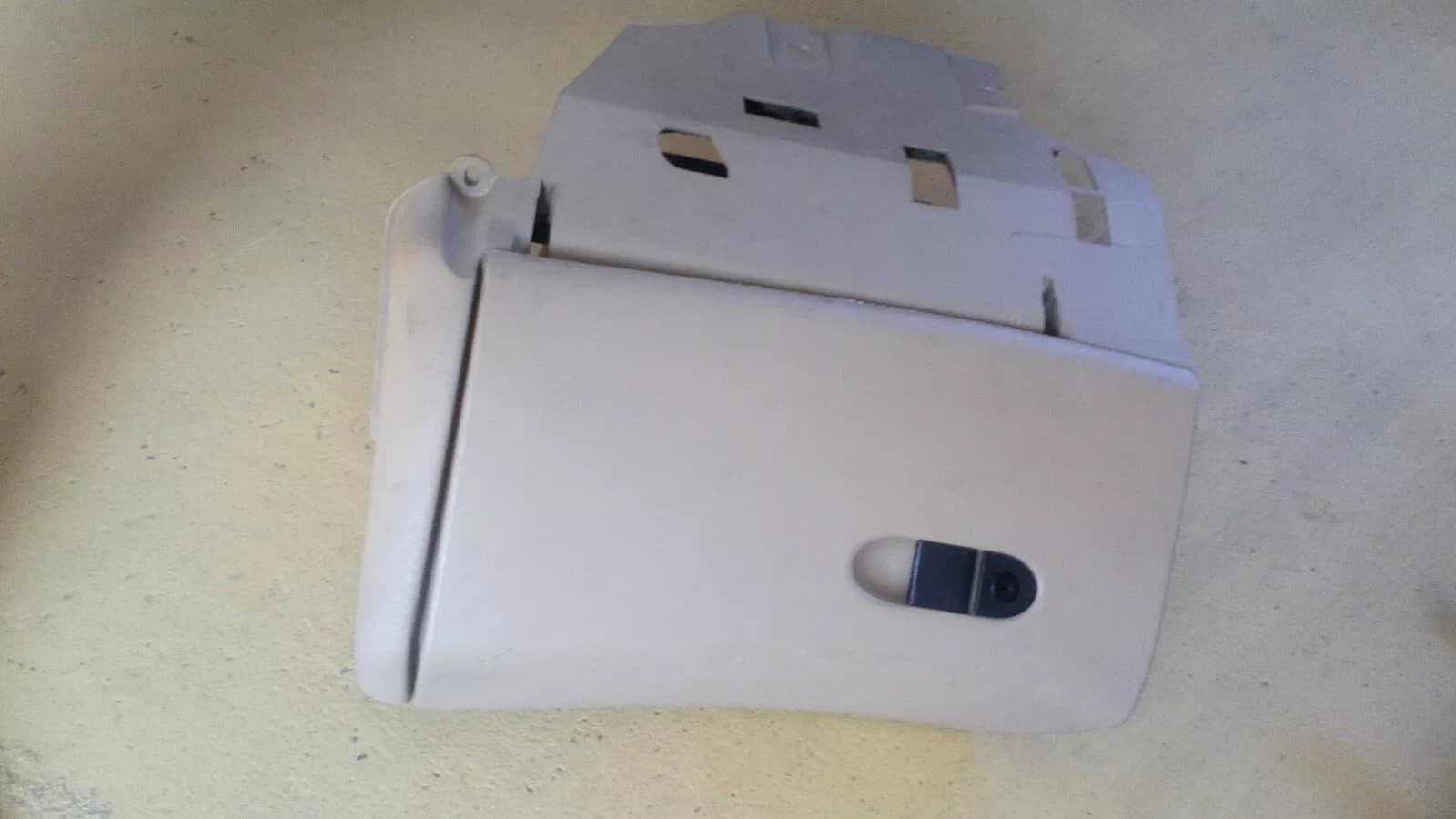 SAAB 900II, 9-3 glove box beige Part no:4219283 Year:1994-2002