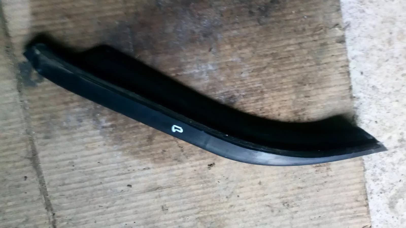 Saab 9-3 Convertible rear left side seal part no:4850053 year:1998-03