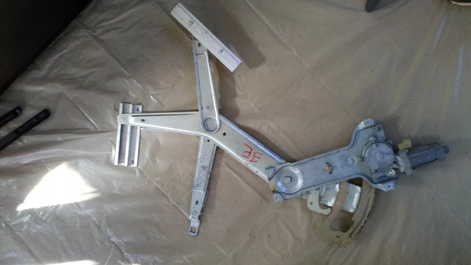 Saab 900 NG convertible window regulator right front year:1996