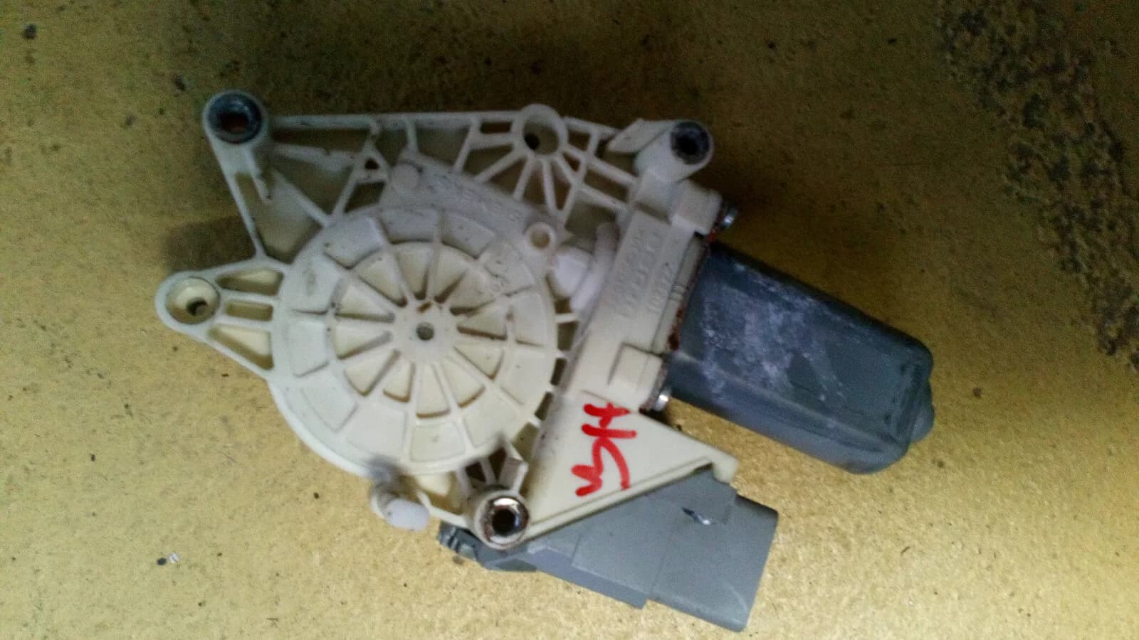 Peugeot 607 power window motor left rear year:2006