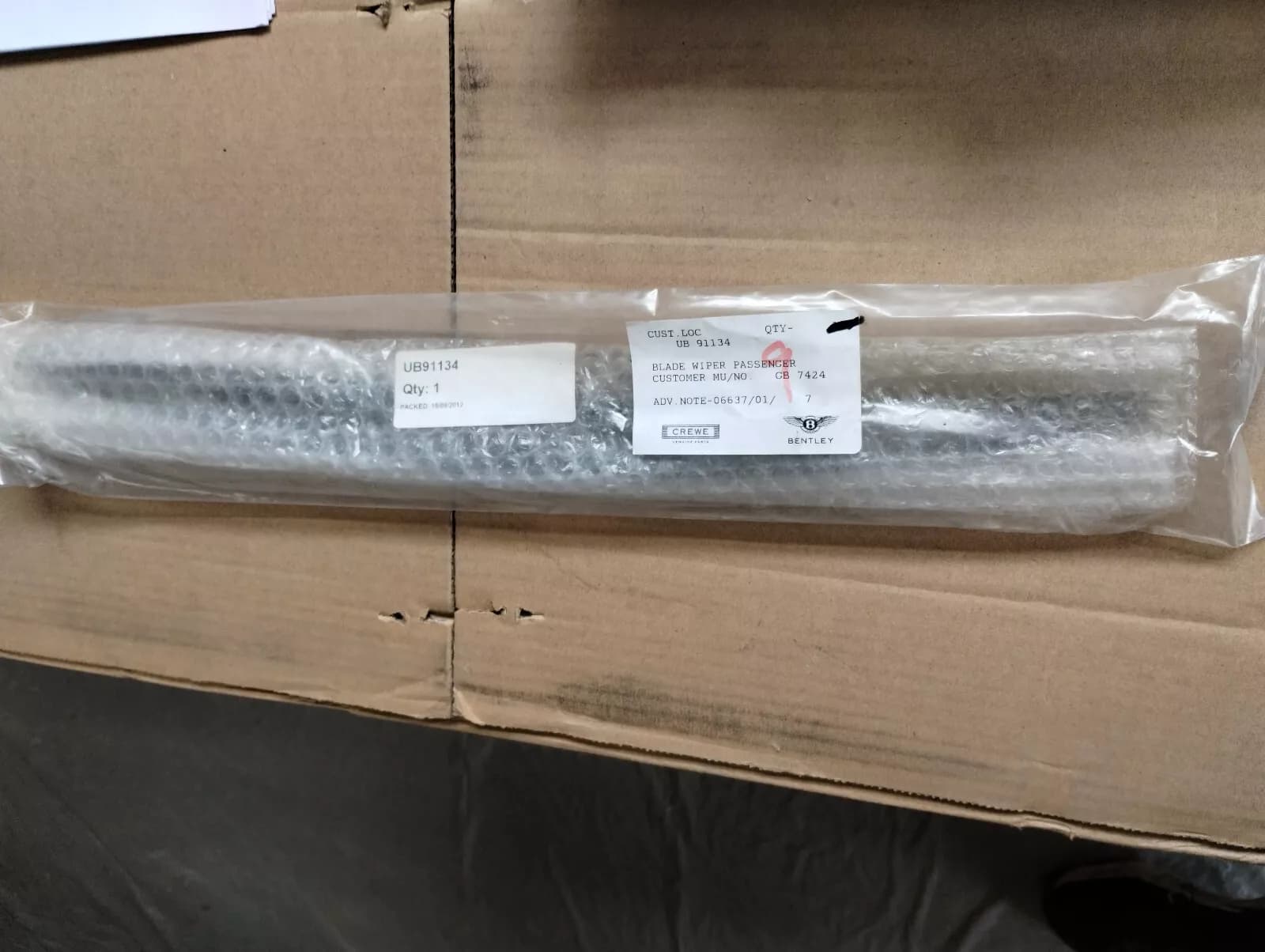 Bentley genuine BLADE WIPER PASSENGER No:UB91134