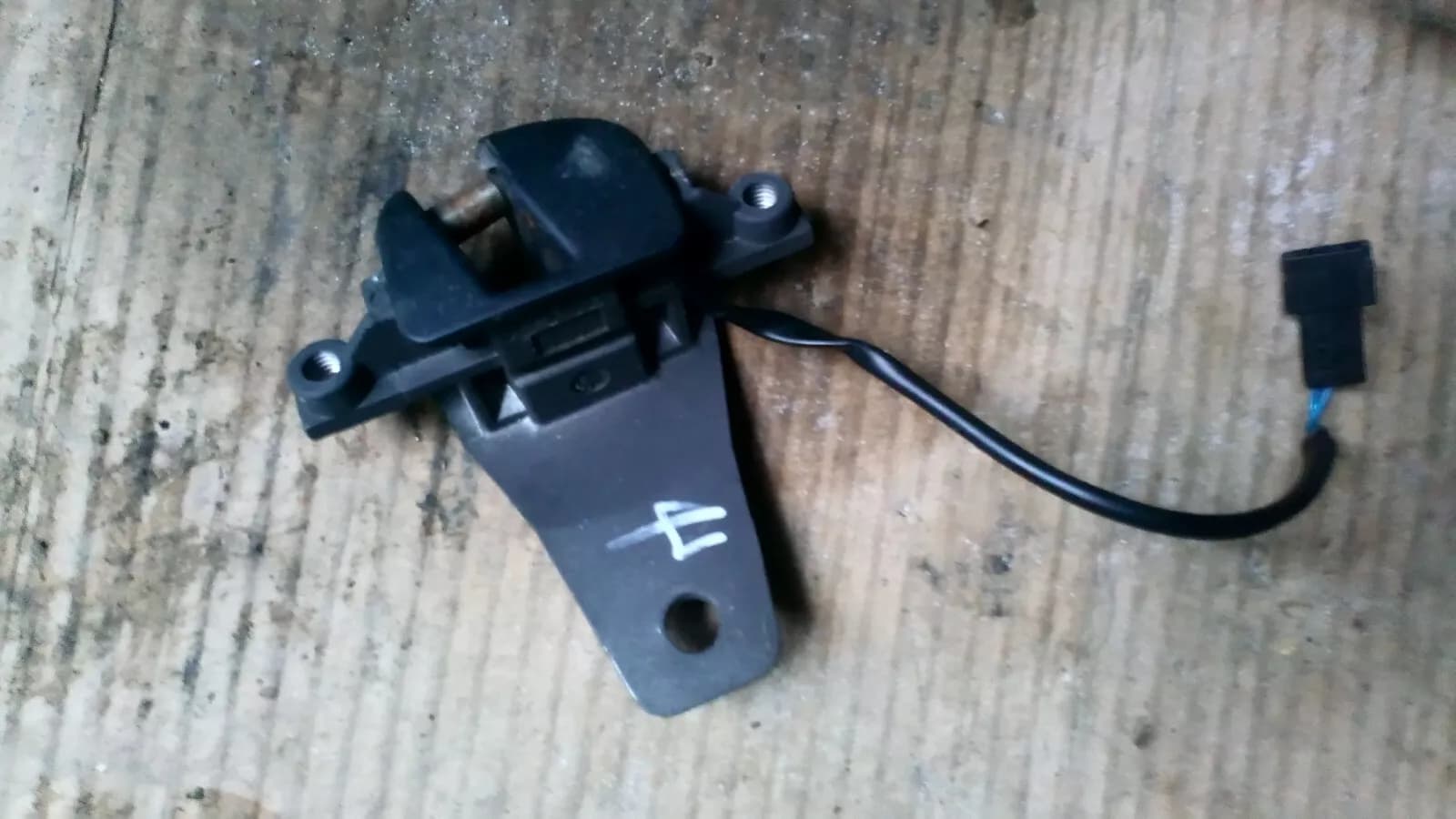 Saab 9-3 Convertible top lock, right part no : 4856365 year:1998-03