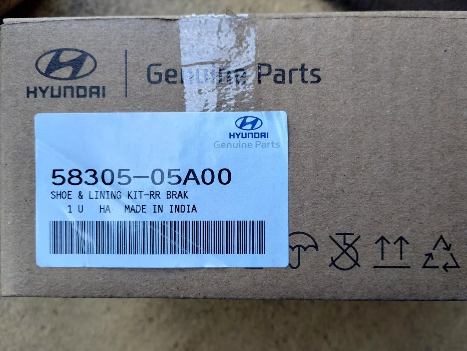 HYUNDAI Genuine SHOE & LINING KIT-RR BRAKE No: 5830505A00