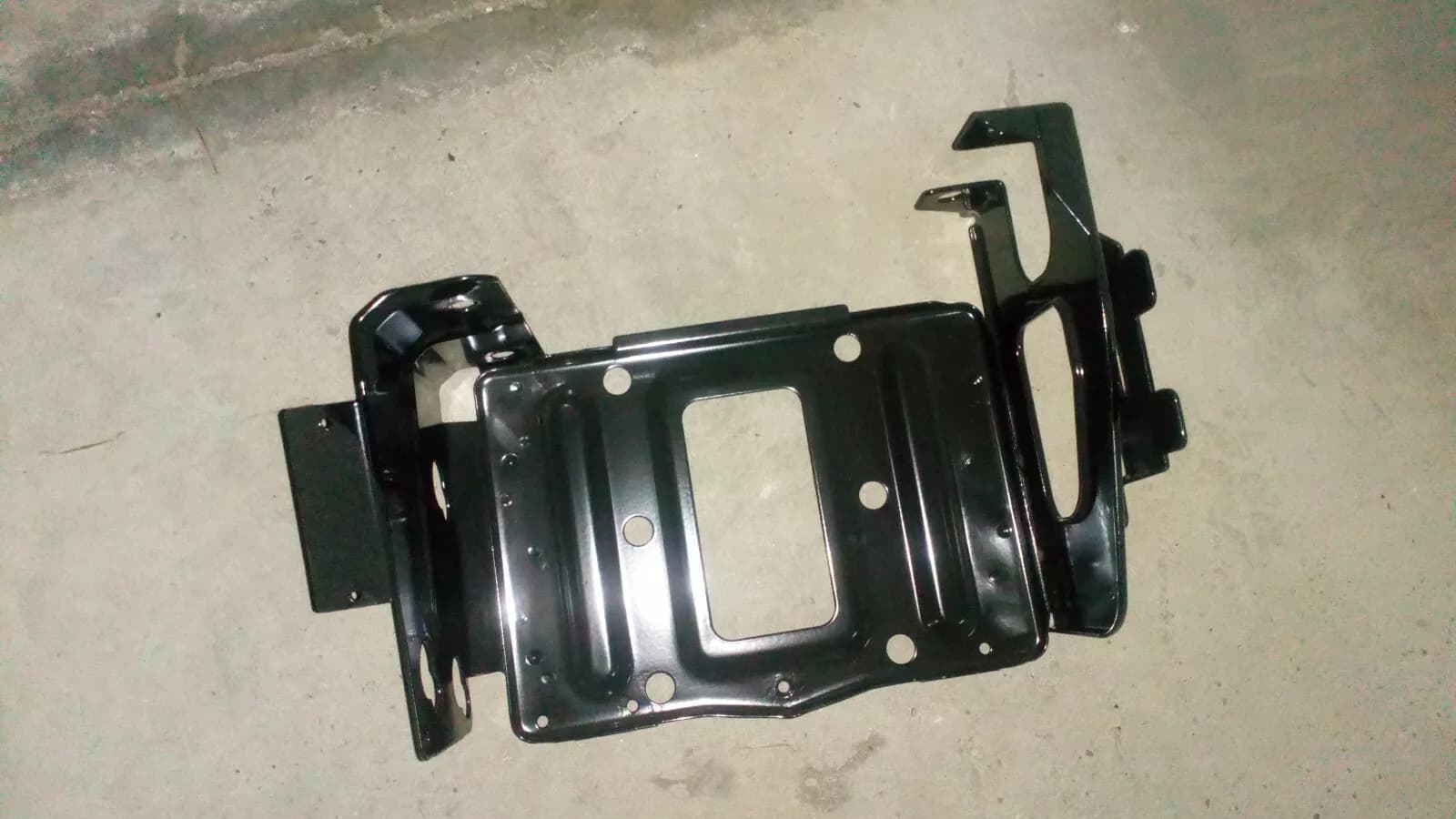 Saab 9000 battery holder. year:1992-98