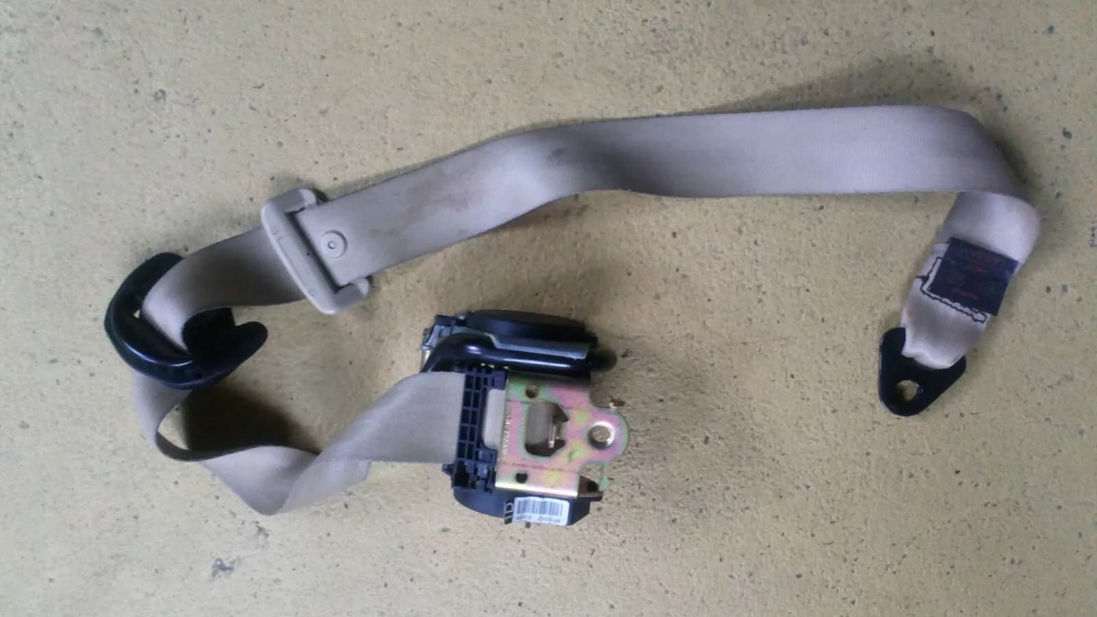 Peugeot 607 seat belt front left color beige part no:96512288