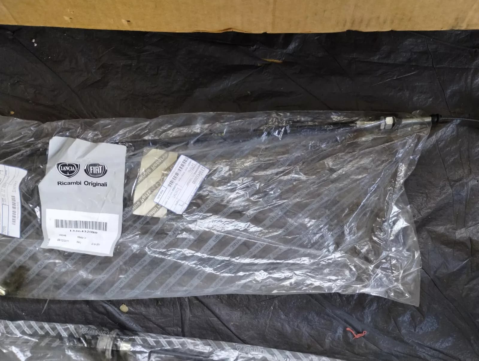 Genuine Fiat CLUTCH CABLE No: 1336432080