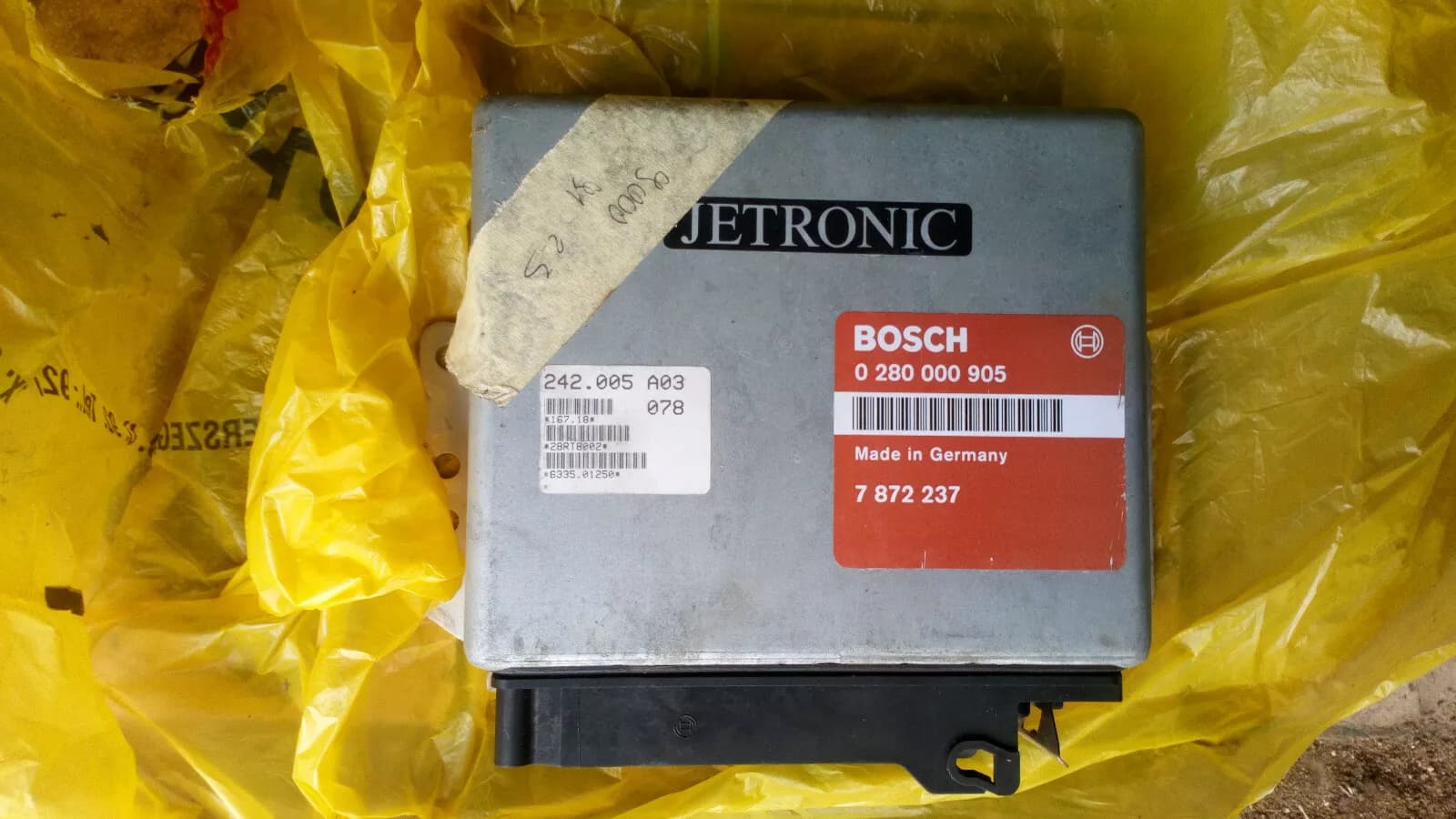 Saab 9000 2 3 engine control unit, ECU part no:242005A03 Bosch:028000905