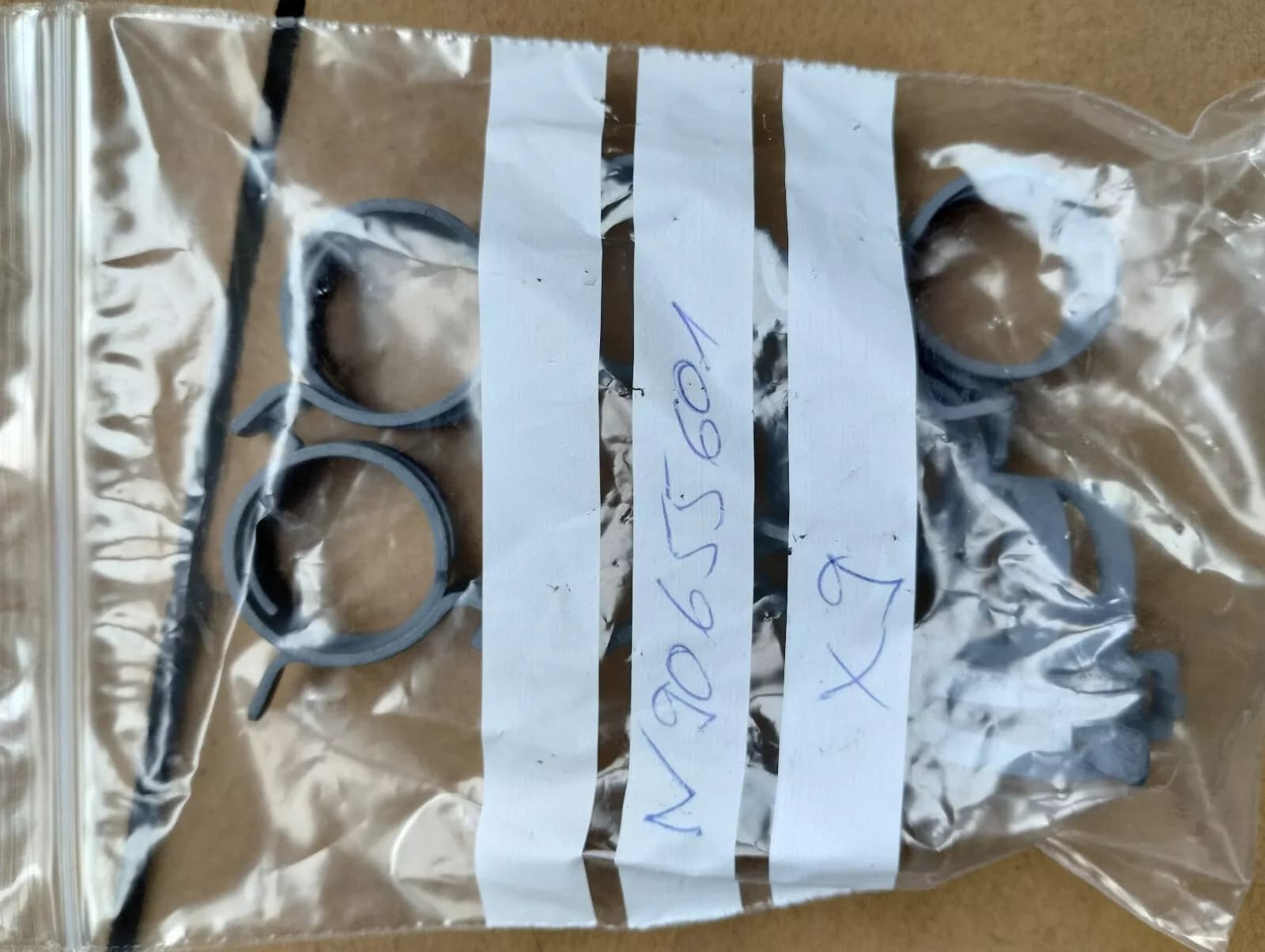 ORIGINAL BENTLEY SPRING BAND CLAMP 9 PCS NR: N90655601